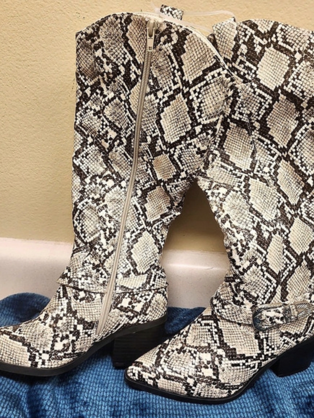 Joia Zappatos Mindful-25 Snake Print Over-the-Knee Boots US 7M
